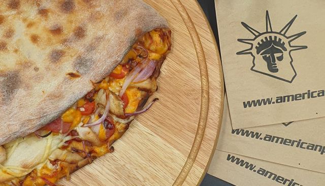 Εσύ το ξέρεις ότι η μοναδική Πίτσα Κρέπα στον κόσμο γίνεται στη Λαμία;