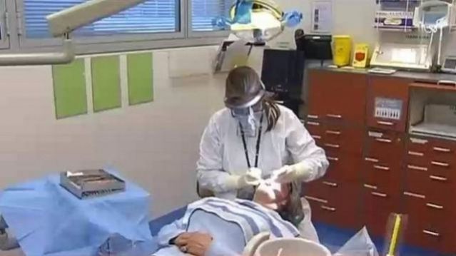 Υγειονομική &#039;βόμβα&#039; στο Σίδνεϊ: Οδοντίατροι μόλυναν με HIV και ηπατίτιδα χιλιάδες ασθενείς