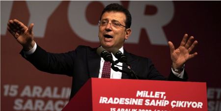 Κωνσταντινούπολη: Ο Ιμάμογλου πήρε κεφάλι στις δημοσκοπήσεις ενόψει των δημοτικών εκλογών