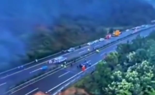 Τραγωδία στην Κίνα μετά από κατάρρευση αυτοκινητόδρομου-  Σκοτώθηκαν 19 άτομα και τραυματίστηκαν άλλα 30