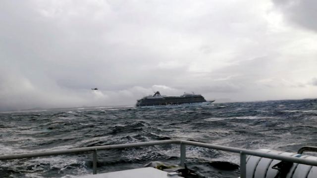 Νορβηγία-εκκένωση κρουαζιερόπλοιου: Συγκλονίζουν οι μαρτυρίες των επιβατών
