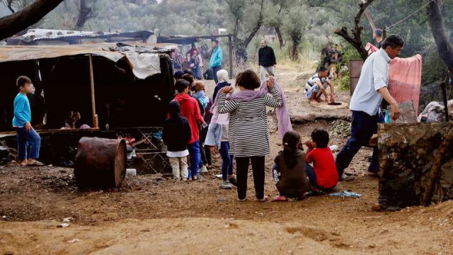 Συγκλονίζουν τα προσφυγόπουλα στη Μόρια: «Θέλω να πεθάνω», λένε στο BBC