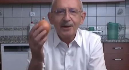 Τουρκία: Προεκλογική εκστρατεία με... κρεμμύδια - Η δήλωση Κιλιτσντάρογλου μέσα από την κουζίνα