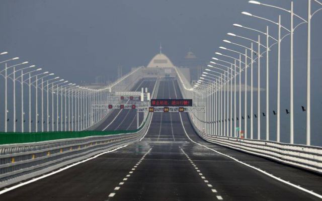Η μακρύτερη θαλάσσια γέφυρα του κόσμου είναι γεγονός