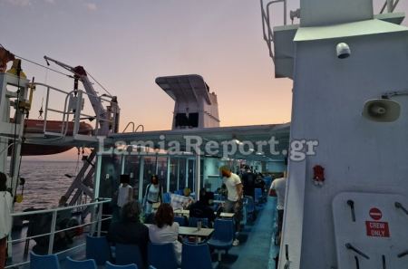 Βλάβη σε μηχανή επιβατηγού πλοίου ανοιχτά του Κάβο Ντόρο
