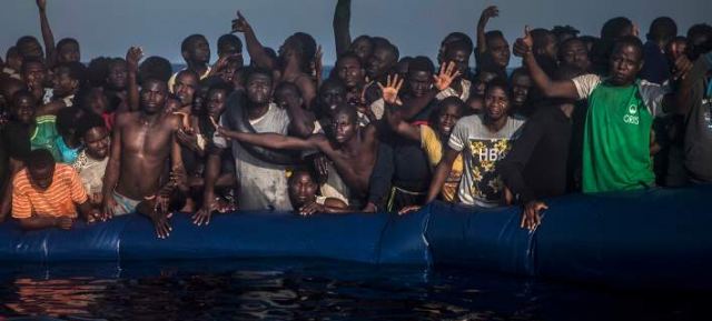 Απειλές Σαλβίνι στην ΕΕ ότι θα στείλει μετανάστες πίσω στη Λιβύη