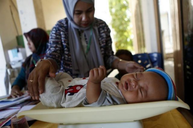 Δράμα στην Ινδονησία: 59 βρέφη νεκρά από πείνα και ιλαρά