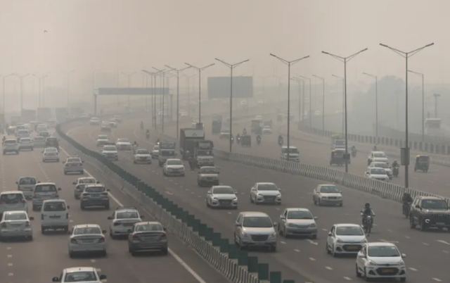 Νέο Δελχί: Σε επικίνδυνα επίπεδα η ρύπανση, θόλωσαν όλα - Έκλεισαν σχολεία