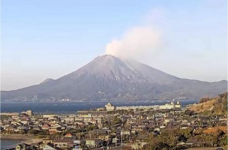 Ιαπωνία: Εξερράγη το ηφαίστειο του νησιού Σουανοσέσιμασε  - Βίντεο από την περιοχή