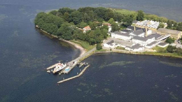 Δανία: Θα κρατούν τους ξένους εγκληματίες σε νησί