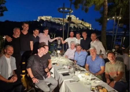 Οι legends του Euro 2004 δείπνησαν με θέα την Ακρόπολη στην επέτειο της κατάκτησης του τροπαίου