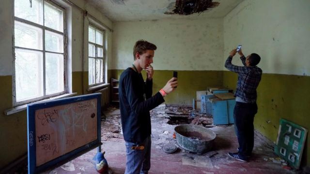 Ουκρανία: Οργή για τον καταιγισμό σέλφι από τουρίστες του Τσέρνομπιλ