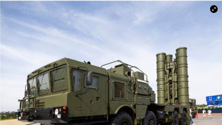 Οι Ρώσοι μεταφέρουν πυραύλους S-300 και S-400 στα σύνορα Λευκορωσίας και Ουκρανίας - Δείτε εικόνες