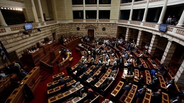 Ψηφίστηκε το νομοσχέδιο για το ΑΣΕΠ - Απουσία βουλευτών της αντιπολίτευσης «πέρασαν» δύο άρθρα