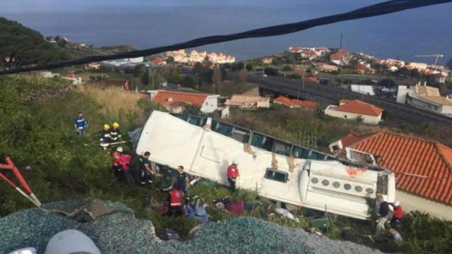 Πορτογαλία: Τραγωδία με 28 νεκρούς από ανατροπή τουριστικού λεωφορείου