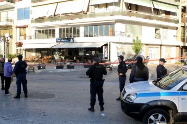 «Γάζωσε» με καλάσνικοφ τους θαμώνες μαγαζιού στο Μικρολίμανο – 11 τραυματίες οι 3 σοβαρά - Ξέρουν τον δράστη - ΒΙΝΤΕΟ