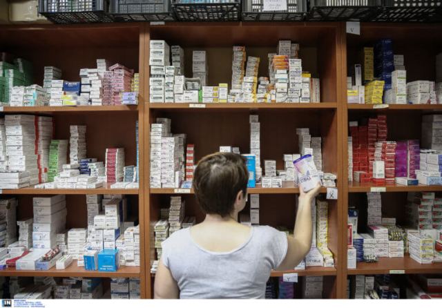 Σύγκρουση κυβέρνησης – αντιπολίτευσης για τη νέα τιμολόγηση των φαρμάκων