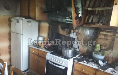 Καμένα Βούρλα: Συναγερμός για πυρκαγιά σε κουζίνα (ΒΙΝΤΕΟ-ΦΩΤΟ)