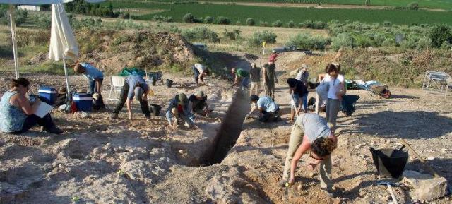 Βρέθηκε μνημειώδης μυκηναϊκός τάφος στον Ορχομενό -Με πολεμιστή, όπλα και κοσμήματα [εικόνες]