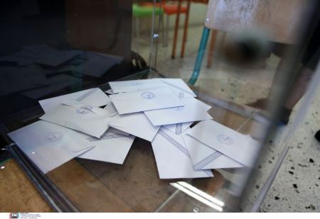 Δημοσκόπηση Metron Analysis: Χάνει δυνάμεις ο ΣΥΡΙΖΑ παρά την εκλογή Κασσελάκη, στο 16,8% - Μπροστά η ΝΔ με 36,4%