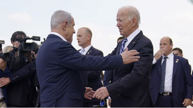Βίντεο: Έφτασε στο Ισραήλ ο Mπάιντεν - Θερμός ο εναγκαλισμός με τον Νετανιάχου