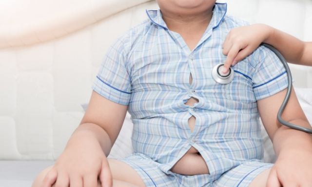 Πρωτιά-ντροπή για την Ελλάδα η παιδική παχυσαρκία - Με ποιους καρκίνους συνδέεται