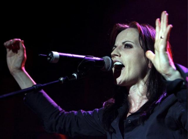 Η τραγουδίστρια των Cranberries πέθανε από πνιγμό - Είχε υποστεί δηλητηρίαση από αλκοόλ