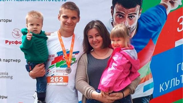 Αδιανόητη τραγωδία στη Ρωσία: «Βούτηξε» στο κενό με τα παιδιά του επειδή η σύζυγός του ζήτησε διαζύγιο