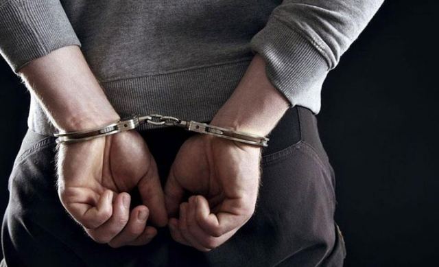 Χειροπέδες σε 49χρονο Λαμιώτη - Μπαράζ συλλήψεων για ναρκωτικά