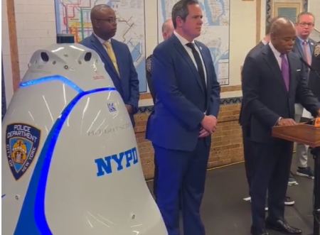 Αστυνομικός ρομπότ ξεκίνησε περιπολίες στην Νέα Υόρκη