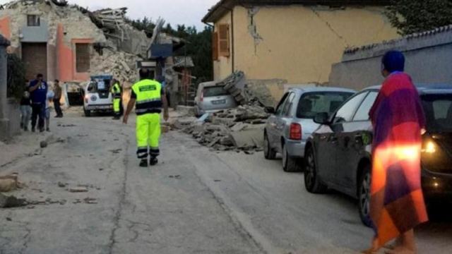 Σεισμός 6,2 ρίχτερ στην Ιταλία - «Χάθηκε» ολόκληρο χωριό