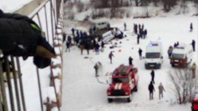 Τραγωδία στη Ρωσία: 19 νεκροί από πτώση λεωφορείου σε ποταμό