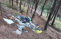 Σκουπίδια στον λόφο του Προφήτη Ηλία (ΦΩΤΟ)