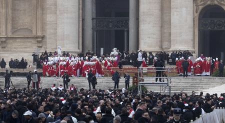 Βατικανό: Σε εξέλιξη η κηδεία του πάπα Βενέδικτου στην Πλατεία του Αγίου Πέτρου - Δείτε live