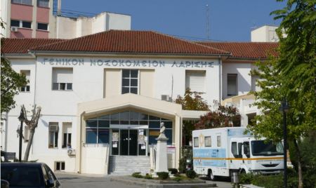 Απίστευτο περιστατικό στο Γενικό Νοσοκομείο Λάρισας: Συνοδός ασθενούς επιτέθηκε σε γιατρούς – Ένας τραυματίας