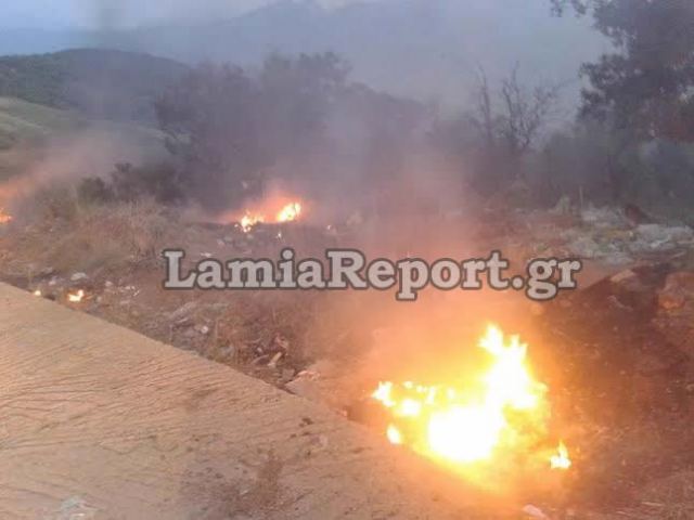 Έκτακτο: Κλειστός ο δρόμος Λαμίας - Δομοκού. Πετροπόλεμος και φωτιές στην Καμηλόβρυση