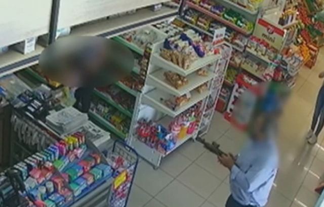 Συγκλονιστικό βίντεο της δολοφονίας του 43χρονου ιδιοκτήτη μίνι μάρκετ στα Χανιά