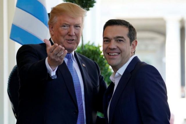 Τσίπρας – Τραμπ στον Λευκό Οίκο: Χαμογελαστοί και… στα μπλε! [pics]