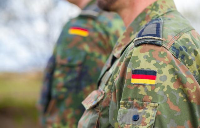 Times: Φασιστικοί πυρήνες στο Γερμανικό στρατό έχουν στο στόχαστρο πολιτικούς
