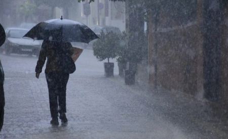 Καιρός: Θεοφάνια με βροχή στις περισσότερες περιοχές - Από τον «κόλπο του Λέοντα» έρχεται η κακοκαιρία