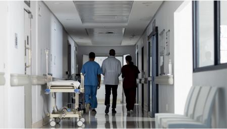 ΕΣΥ: Ιδιωτικό ιατρείο θα μπορούν να έχουν πλέον οι γιατροί του Δημοσίου - Τι προβλέπει η νέα ρύθμιση