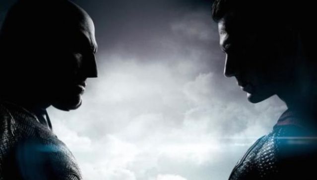 Δείτε το επικό τρέιλερ για το «Batman v Superman: Dawn of Justice»