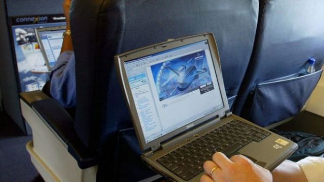 Τι κρύβεται πίσω απο την απαγόρευση ηλεκτρονικών συσκευών στις πτήσεις για ΗΠΑ - Ανάλυση