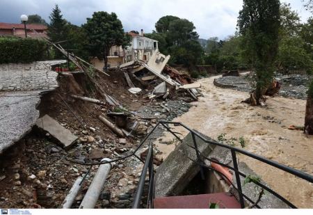 Βόλος: Δέκατη μέρα χωρίς πόσιμο νερό – Απάτες και κλοπές από επιτήδειους, κίνδυνος υπερχείλισης της λίμνης Κάρλα