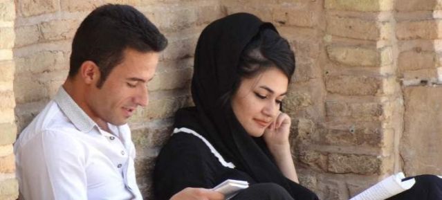 Υπουργείο... γάμου στο Ιράν: Δίνεις ύψος, βάρος, ηλικία και το κράτος σου βρίσκει ταίρι [εικόνες]