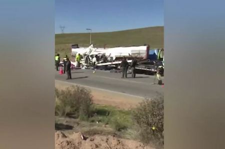 Τουλάχιστον 14 νεκροί και 2 τραυματίες μετά από σύγκρουση λεωφορείου με φορτηγό στη Βολιβία