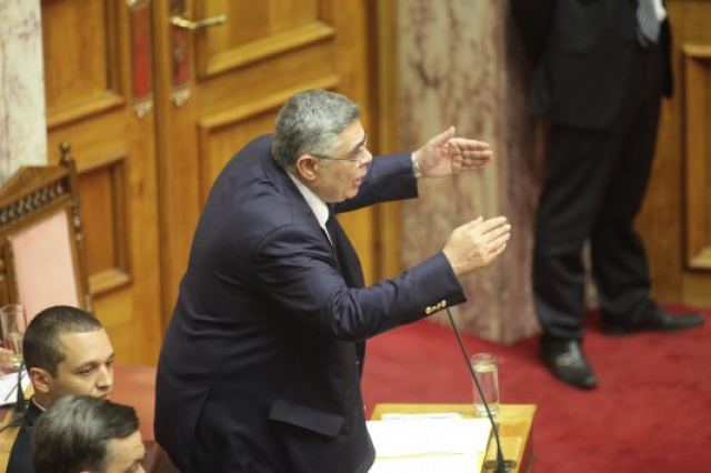Βουλή: Άρση ασυλίας για Μιχαλολιάκο - Όχι και για Καμμένο
