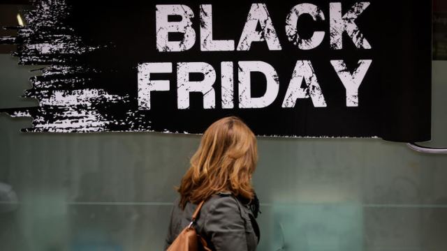Επιθεώρηση Εργασίας: Παραβάσεις σε 32 επιχειρήσεις την Black Friday