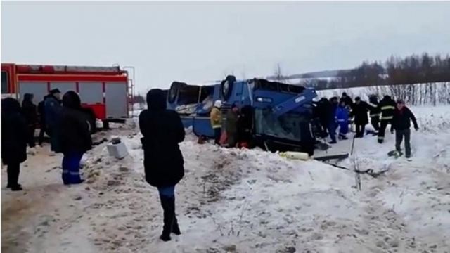 Ρωσία: Τέσσερις νεκροί &amp; 20 τραυματίες σε ανατροπή λεωφορείου
