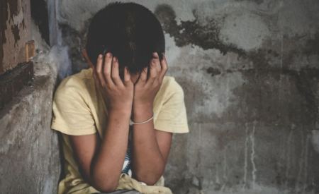 Ζάκυνθος: Μητέρα κακοποιούσε τα ανήλικα παιδιά της, 12 και 9 ετών